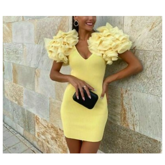 Zara Dresses & Skirts - Yellow dress